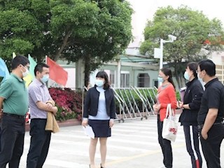 【凌霄新闻台】防疫从严 全力以“复”