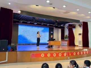 【凌霄新闻台】交通安全伴我行，文明出行促成长
