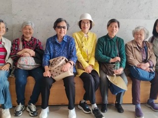 【凌霄新闻台】宝带桥畔杏坛情 澹台湖上夕阳红 ——宝带实验小学退休教师宝带桥踏青徒步活动