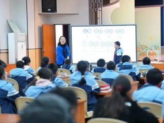 【凌霄新闻台】深耕课堂研思 共筑卓越之路