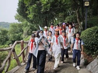 【凌霄新闻台】踏农场磨砺铸团队魂　登石公揽胜赏西山韵——吴中区宝带实验小学六年级综合实践活动圆满开展