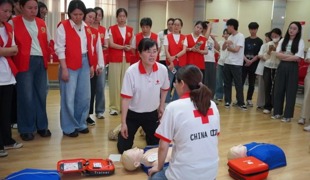 【凌霄新闻台】守护生命，“救”在身边——记宝带实验小学“凌霄好教师成长书院”应急救护培训专题研训活动