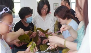 【凌霄新闻台】浓情端午粽飘香，同心同乐暖校园 ——宝带实验小学开展教职工端午包粽子主题活动